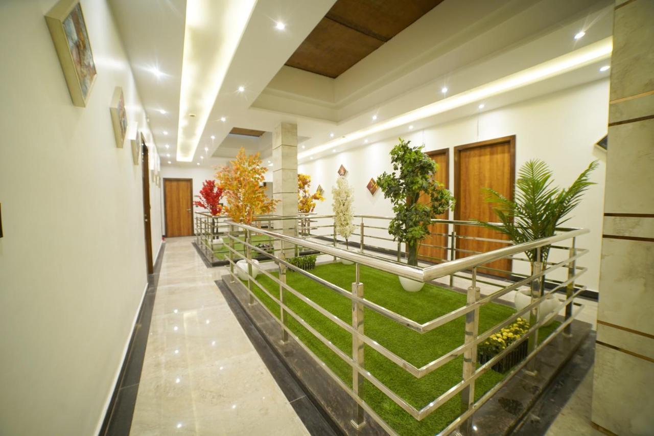 Hotel Elite - 5 Mins From Golden Temple アムリトサル エクステリア 写真