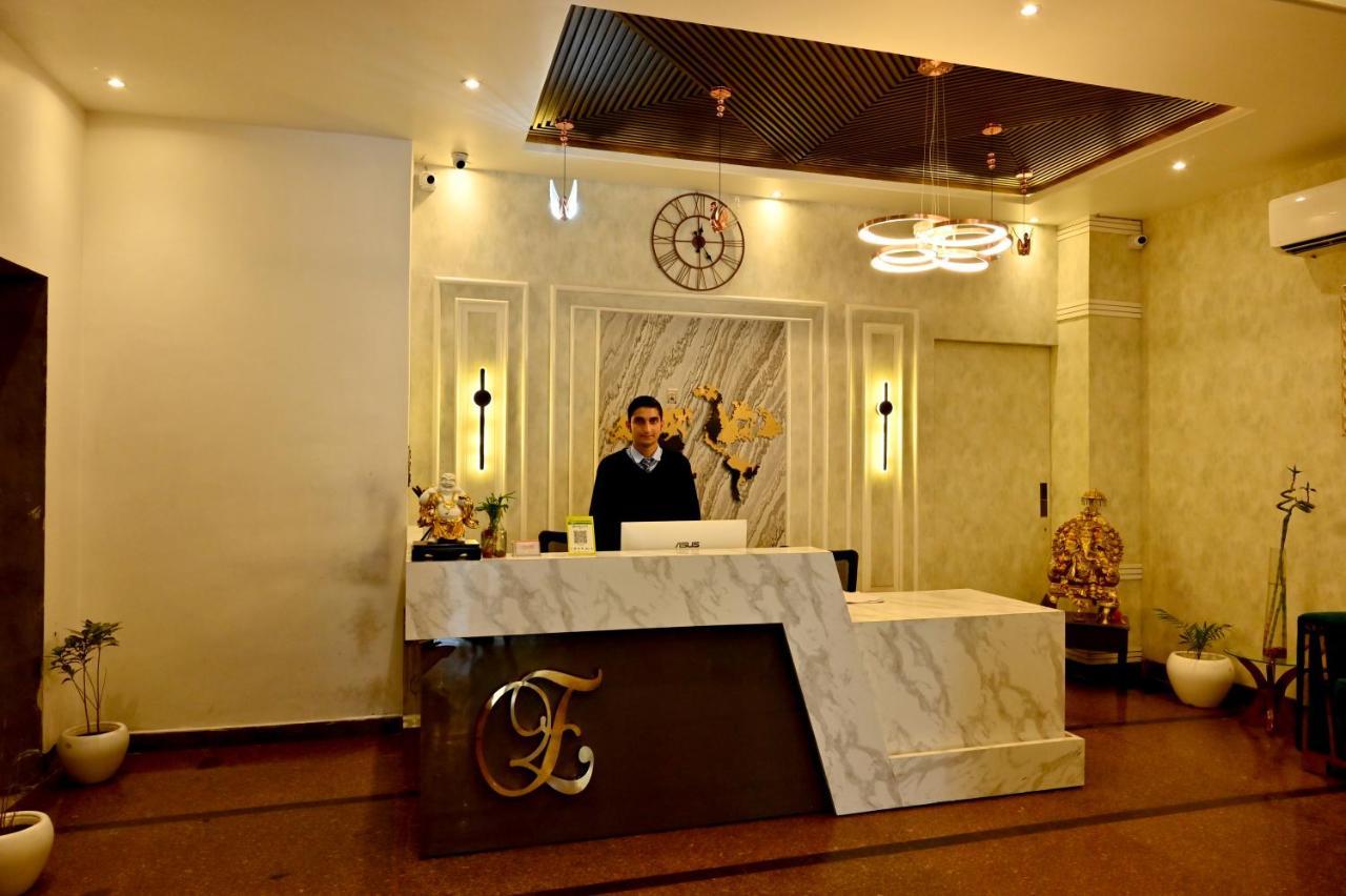 Hotel Elite - 5 Mins From Golden Temple アムリトサル エクステリア 写真