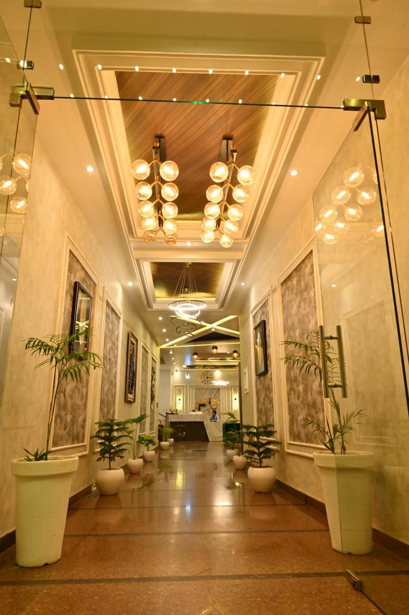 Hotel Elite - 5 Mins From Golden Temple アムリトサル エクステリア 写真